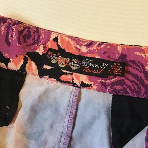 NWOT Flower Pattern Shorts - Picture 6 of 8